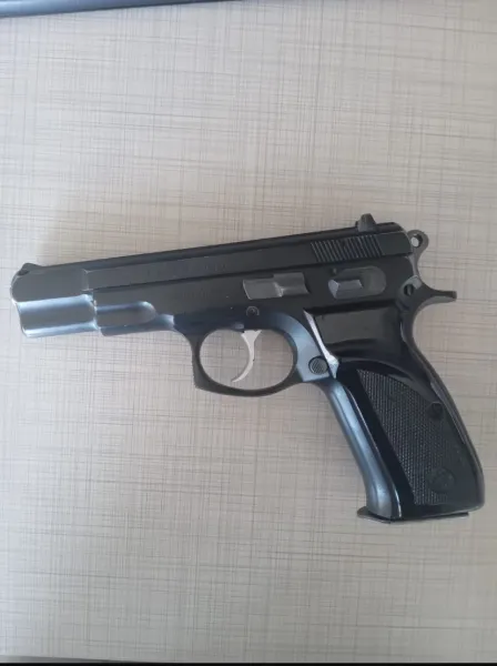 Polis Memurundan Acil Cz 75 B