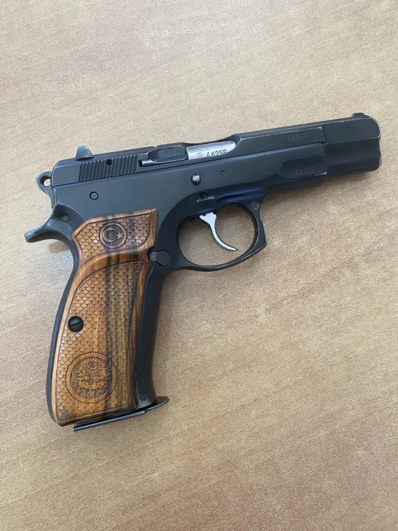 Temiz Kullanılmış Polisten Cz - 2