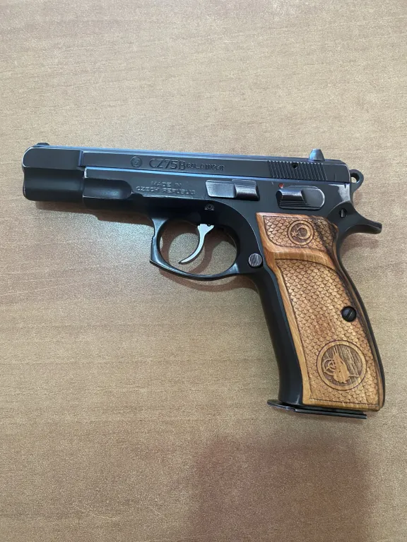 Temiz Kullanılmış Polisten Cz - 1