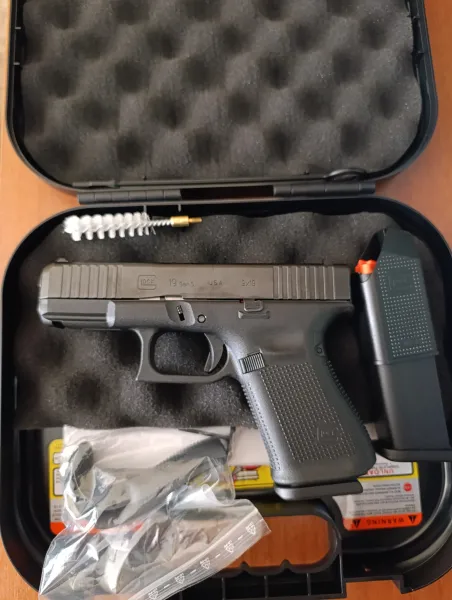 Tertemi̇z Hi̇ç Kullanilmamiş Glock 19 Gen 5