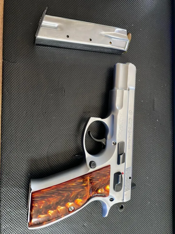 Si̇tedeki̇ En Güzel Cz - 1