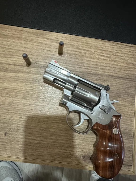 Smith Wesson - 2