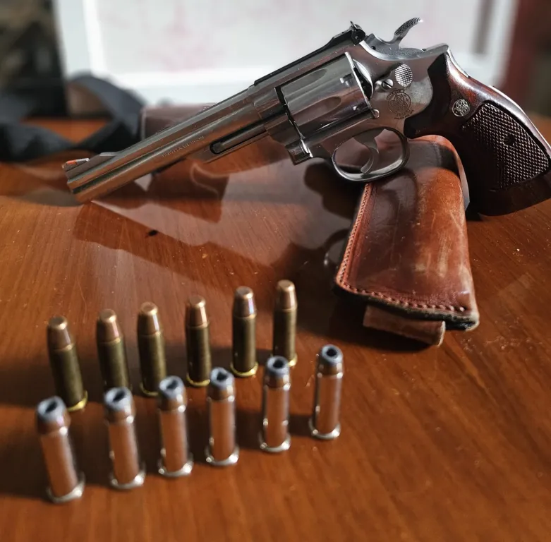 Farkli Sevenlere Uzun Namlu 357 Magnum - 1