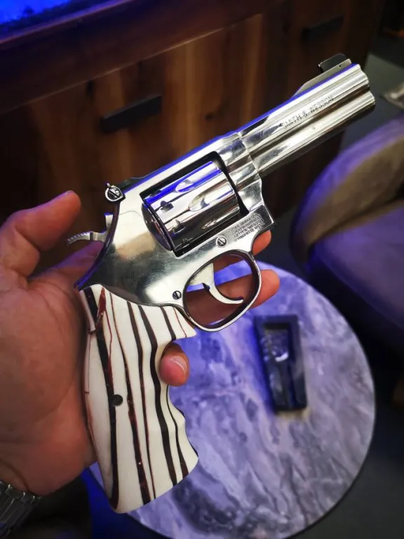 Smith Wesson 22 Lr 4 - 2