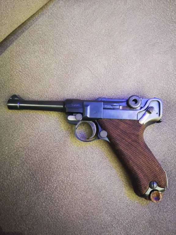 Luger P08 1911