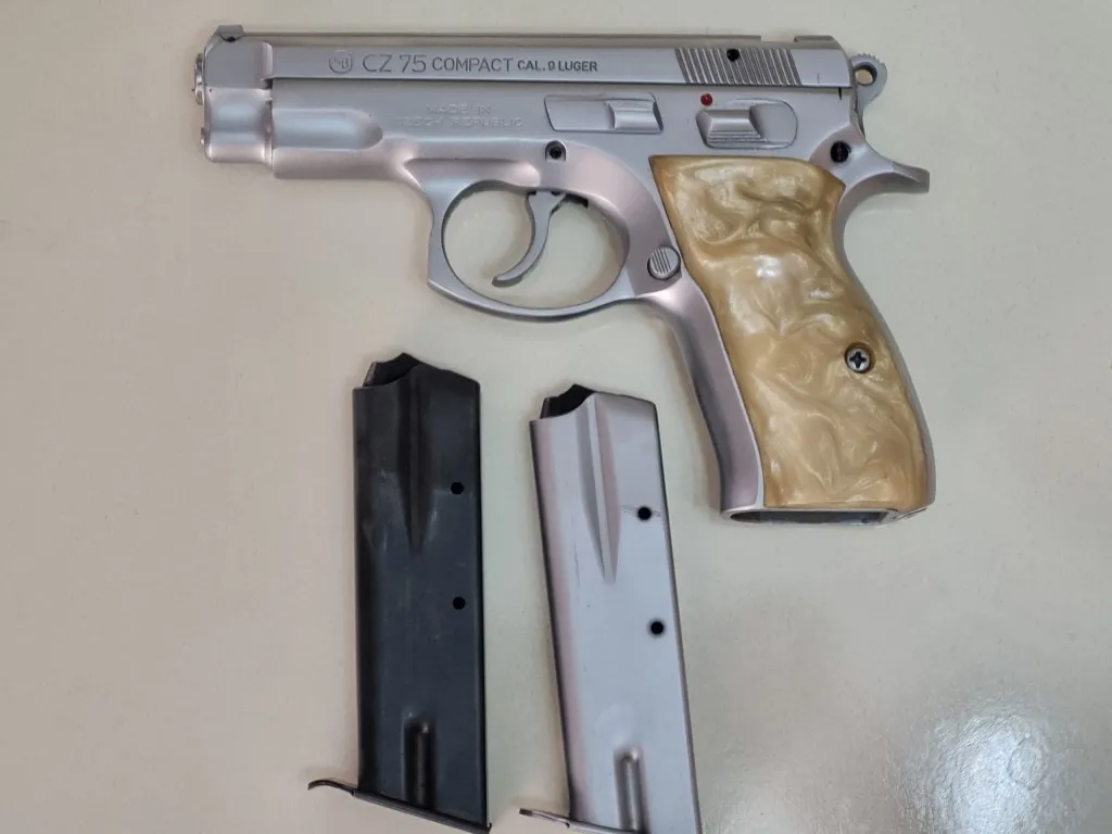 Cz 75 Compact - 3