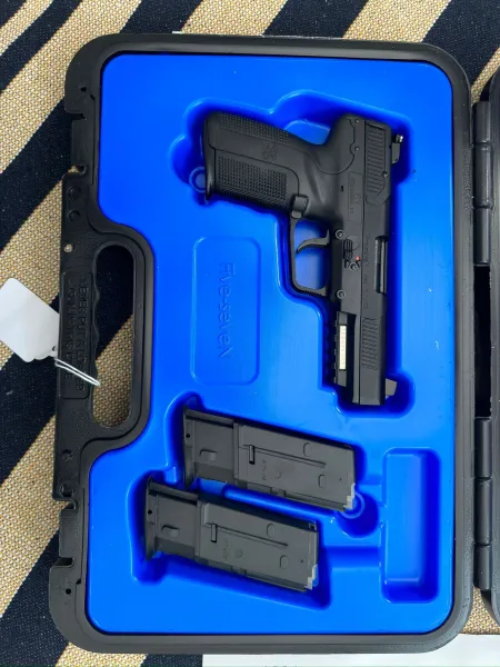 Fn Five Seven Sıfır Ve Yanında 150 Adet Mermisi Ile Beraber Verilecektir
