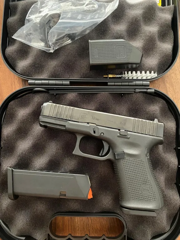Extralı Sıfır Kutusunda Glock 19 Ve Sıfır Roni - 3