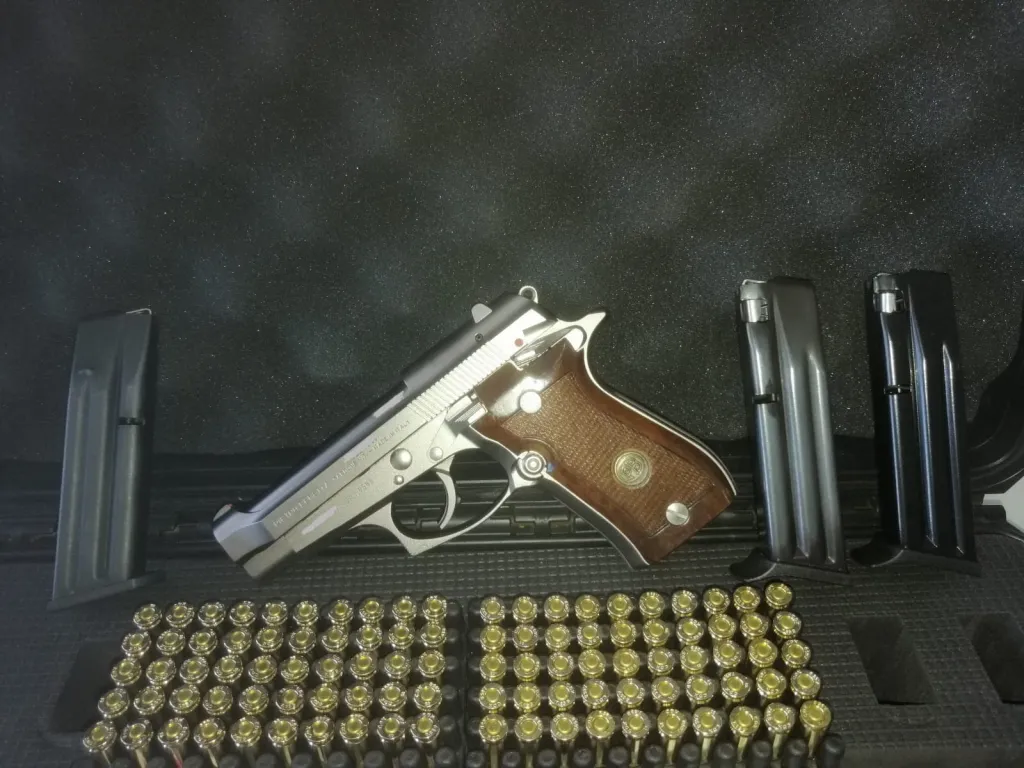 Memurdan Koleksiyonluk Beretta 81F Inox Tabanca Ankara Güncel - 2