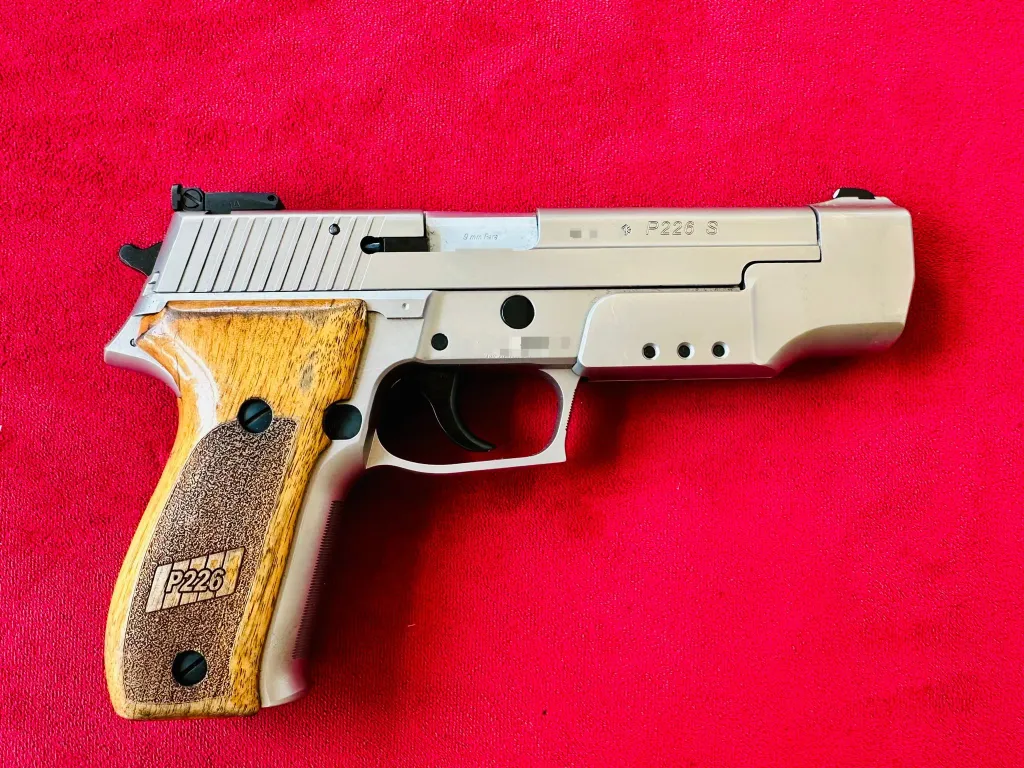 Aci̇l Alman İnoxs Sigsauer P226 S Özel Atıcı Silahıdır - 2