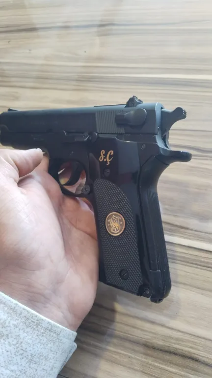 Smith Wesson - 5