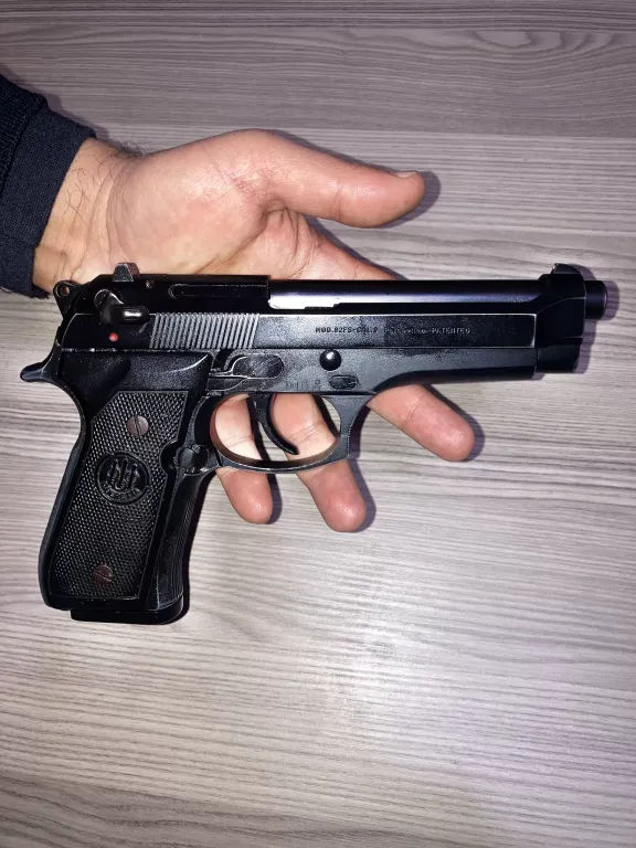 Memurdan Beretta Fs92 Silah - 4
