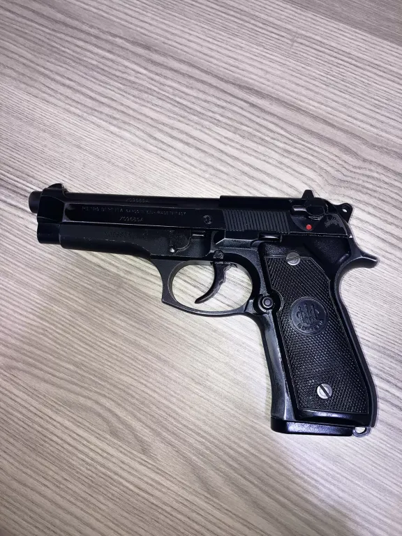 Memurdan Beretta Fs92 Silah - 3