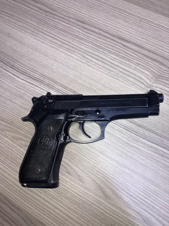 Memurdan Beretta Fs92 Silah - 2