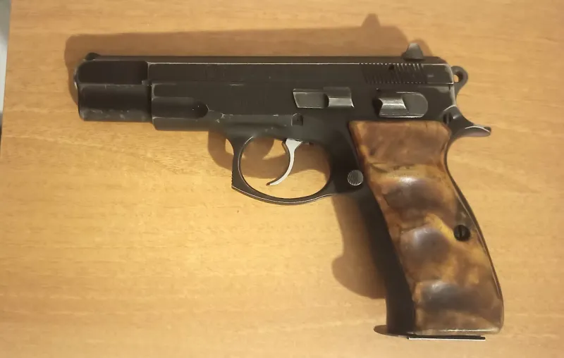Kamu Görevlisinden Temiz Cz 75 B