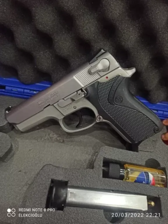 Smith Wesson - 2