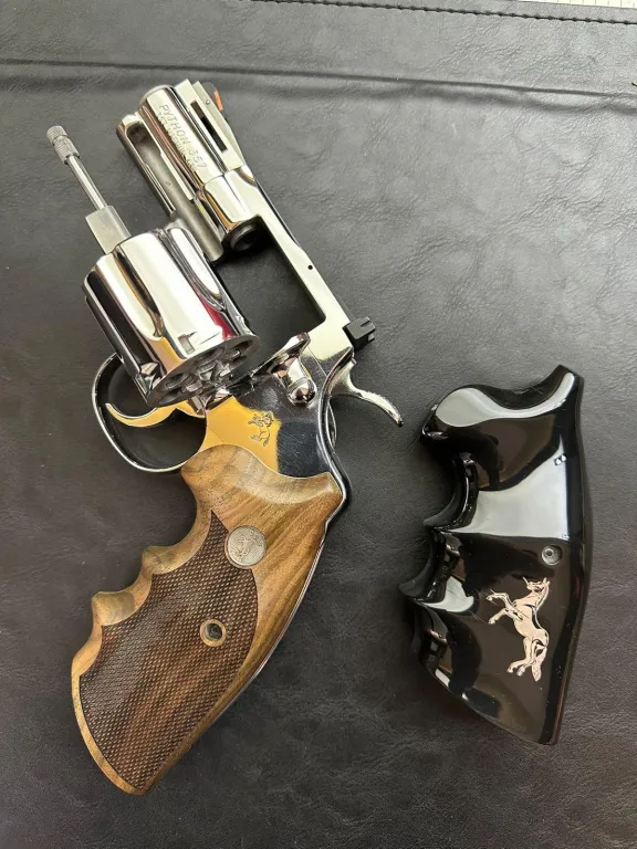 Colt Python 357 Magnum - 2