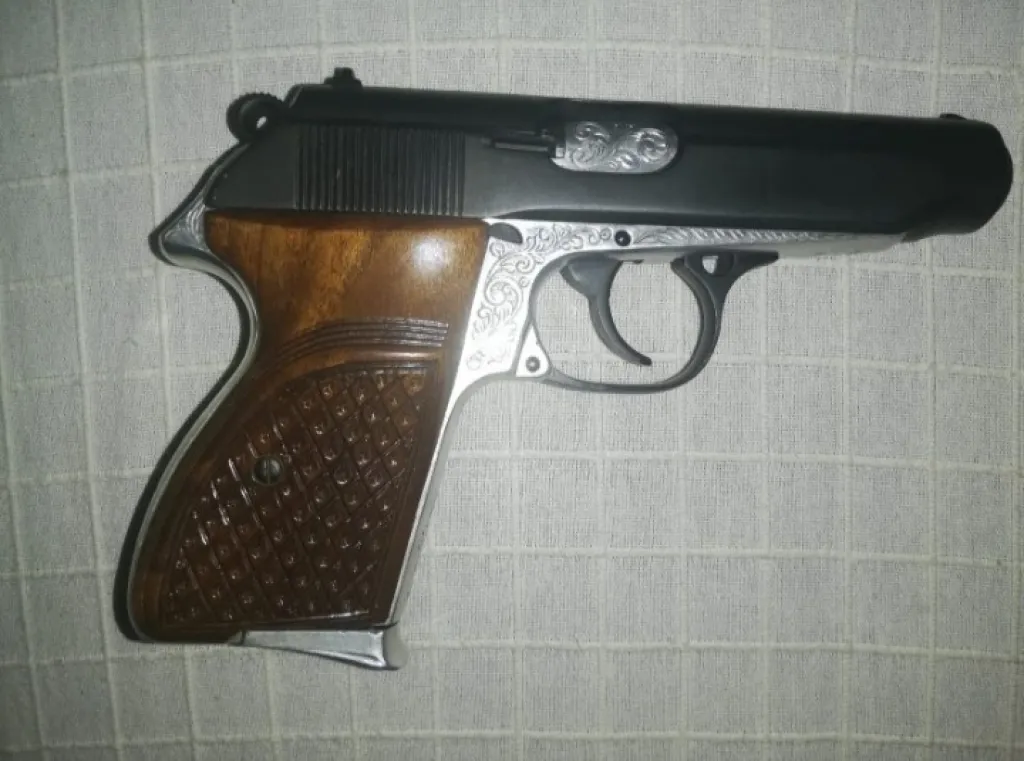 Alman Browning - 1