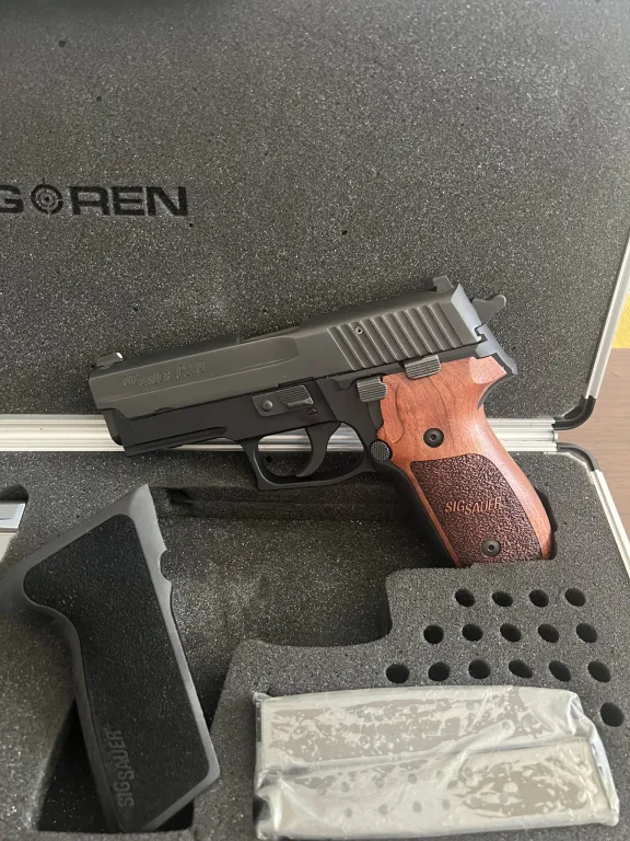 Sig Sauer P229 - 2