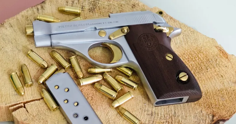 Düğmeli Baretta