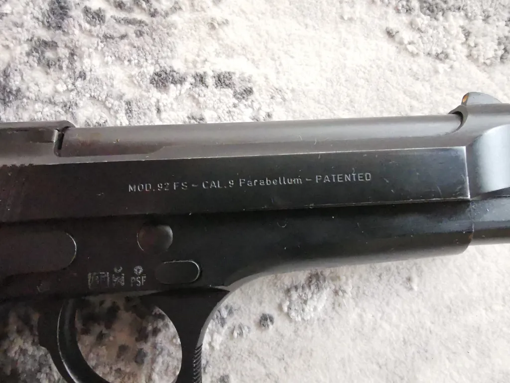 Beretta 92 Fs - 4
