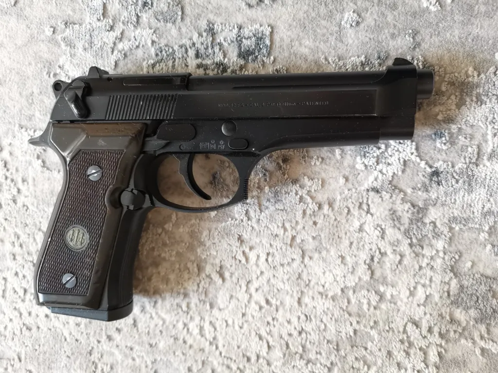 Beretta 92 Fs - 1