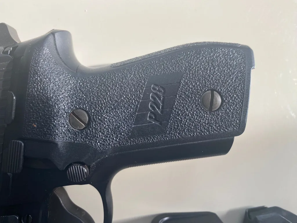Az Kullanılmış Sig Sauer P228 - 2