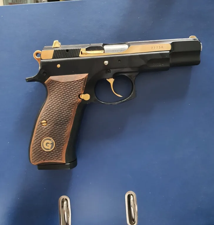 Poli̇s Memurundan Temi̇z Kullanilmiş Cz 75 B - 2