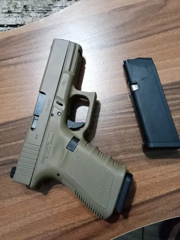 Glock 19 C - 4