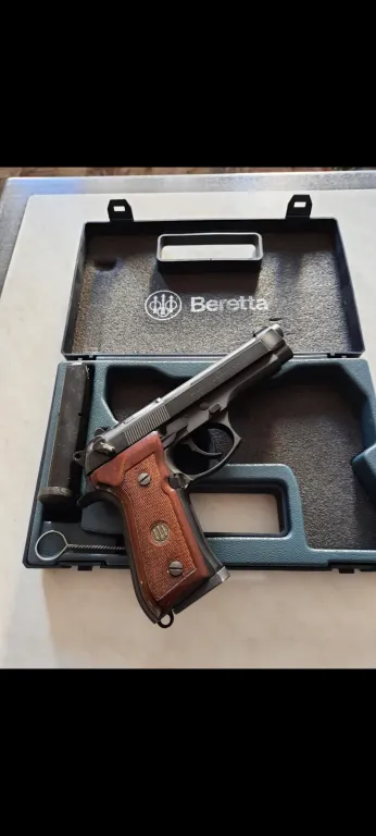 Beretta 92Fs - 2
