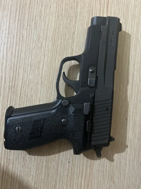 Si̇g Sauer P228 - 1
