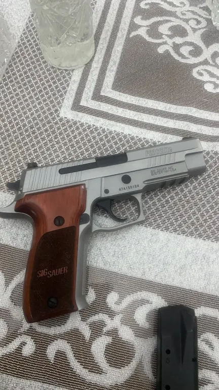Sig Sauer P226 Elite - 2