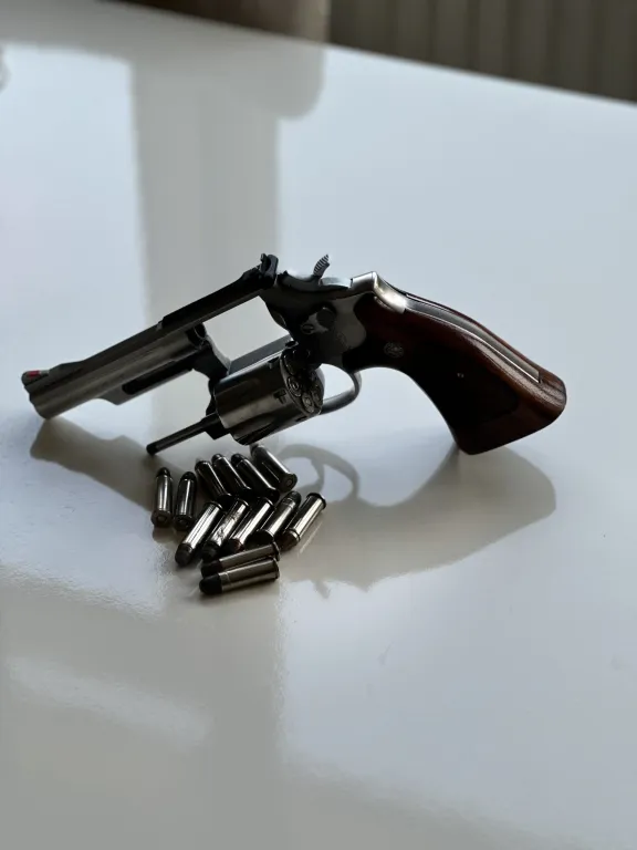 Smith Wesson 3 Magnum 4Inç - 4