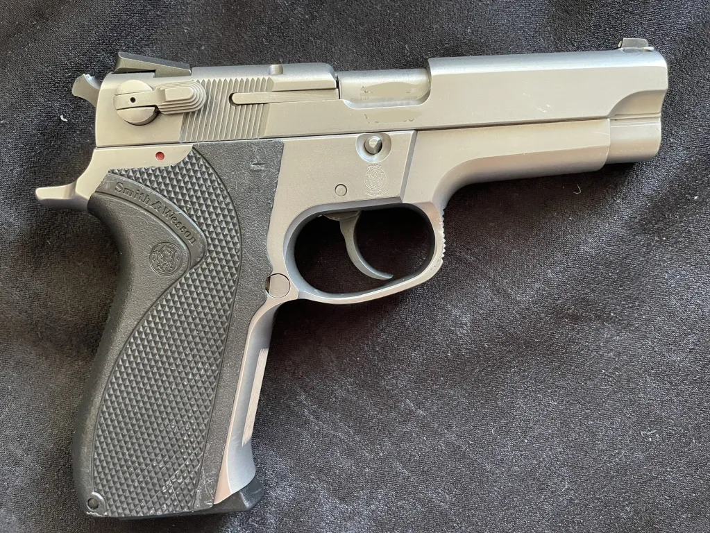 Smith Wesson 5906 - 2