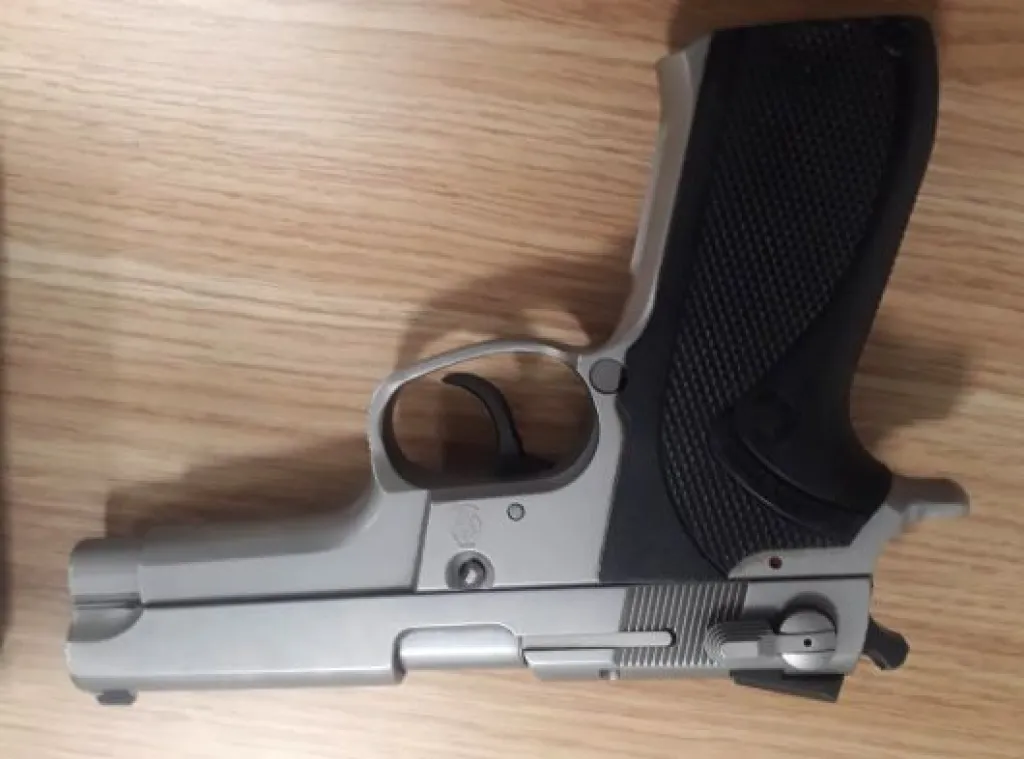 Smith Wesson 5906 - 3