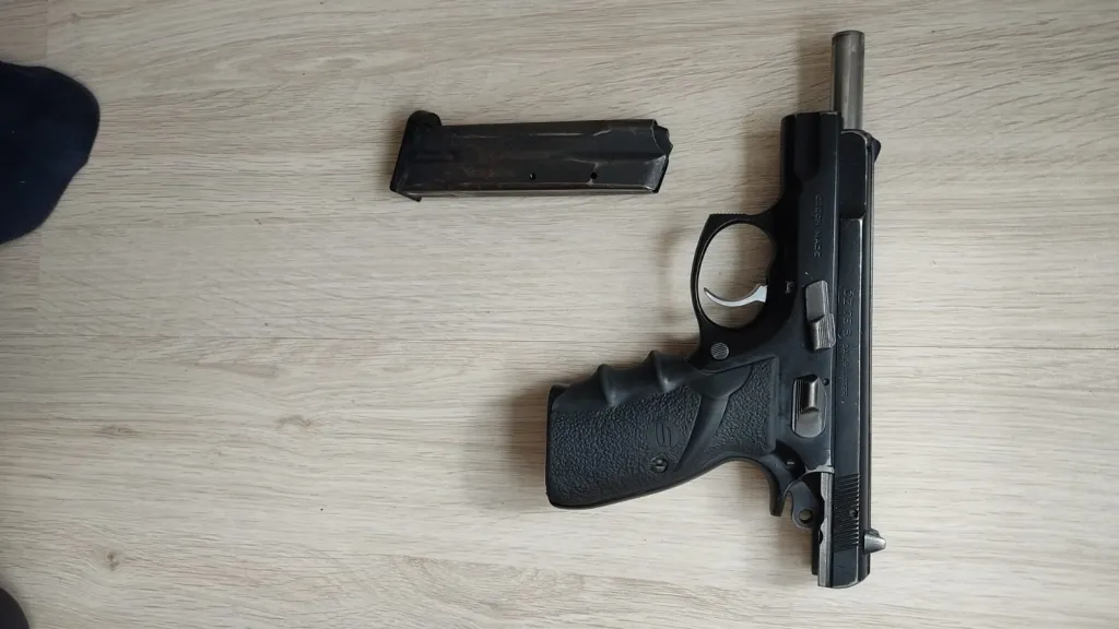 C Z 75 B Emni̇yet Mensubundan Çok Temi̇z - 5