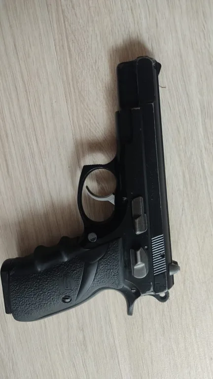 C Z 75 B Emni̇yet Mensubundan Çok Temi̇z - 4