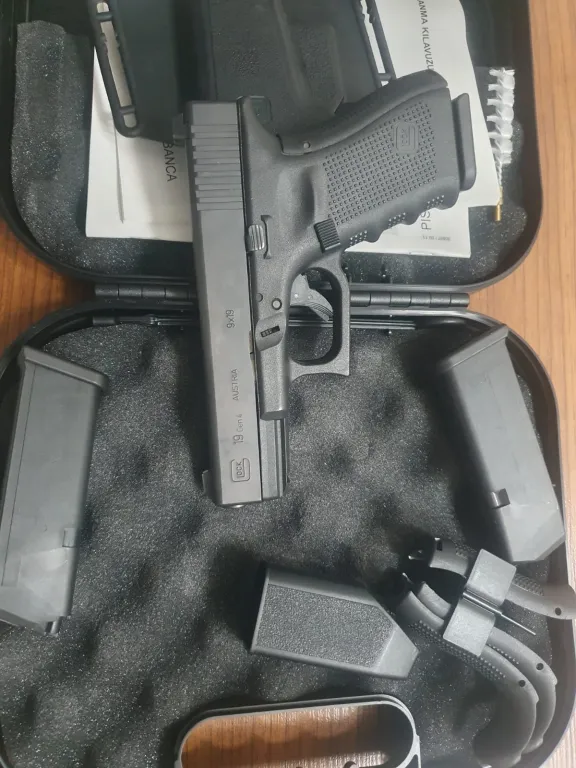Sıfır Kutusunda Hiç Kullanılmamış Avusturya Malı Glock Silah - 2