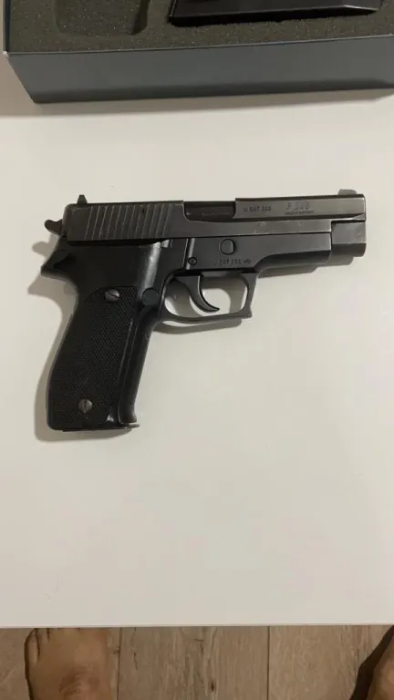 Tertemiz Full Orjinal Kutulu Yedek Şarjörlü Alman Serisi U Seri Numaralı P226 - 4