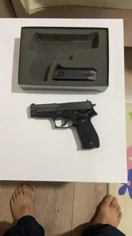 Tertemiz Full Orjinal Kutulu Yedek Şarjörlü Alman Serisi U Seri Numaralı P226 - 3