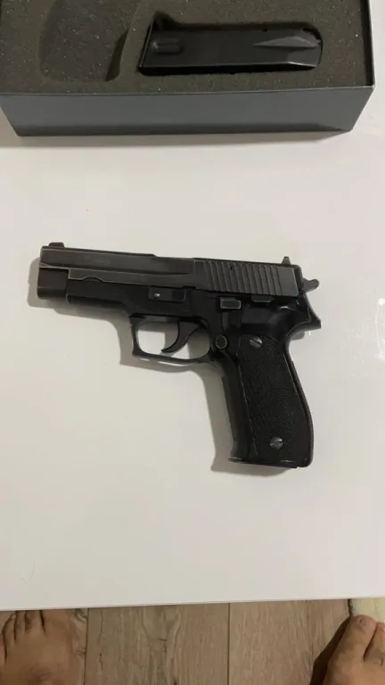 Tertemiz Full Orjinal Kutulu Yedek Şarjörlü Alman Serisi U Seri Numaralı P226 - 2