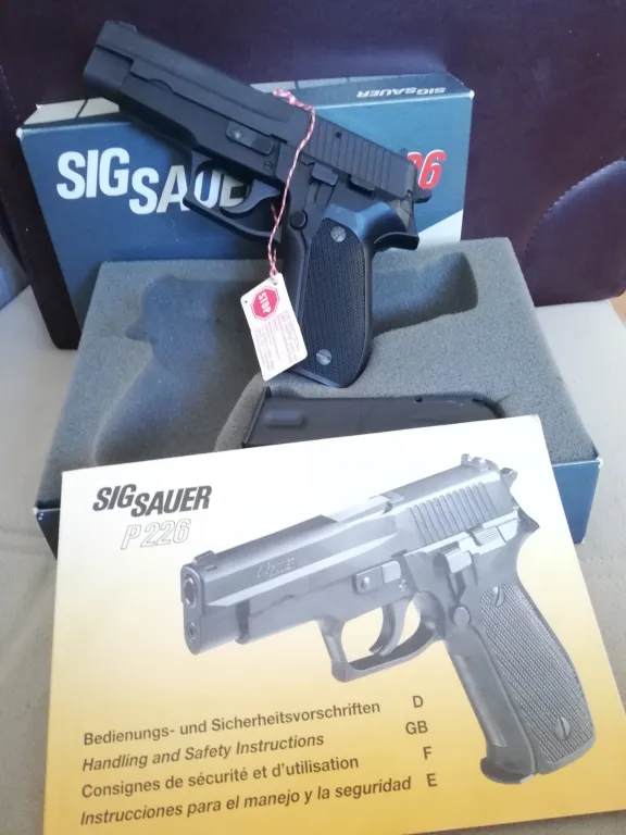 Sig Sauer P226 - 2