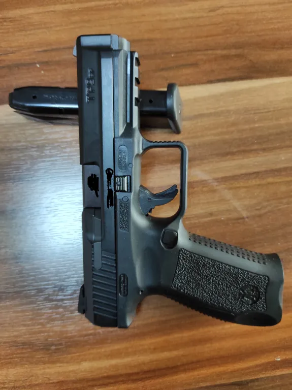 Kutusunda Cani̇k Tp 9 Sf - 2
