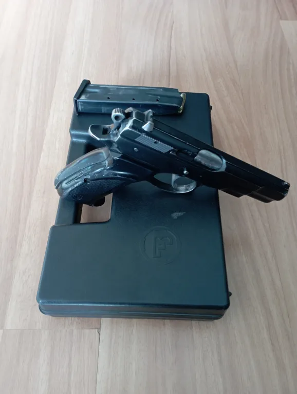 Poli̇s Memurundan Temi̇z Cz 75 B - 4