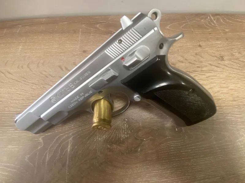 Mükkemmel Kondi̇syonda Cz75B