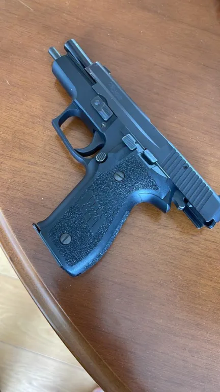 Sig Sauer P 226 Silah Orijinal Kutusunda Bulundurma Ruhsatli Sahibinden Satılıktır - 1