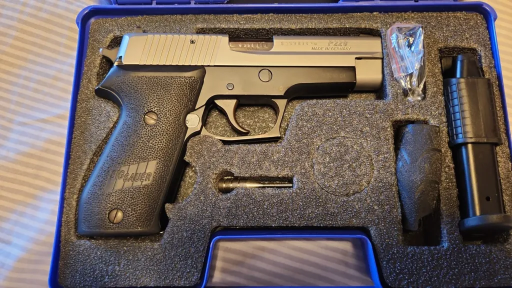 Sig Sauer P220 Acp Two Tone Çok Temi̇z Sifir Ayarinda