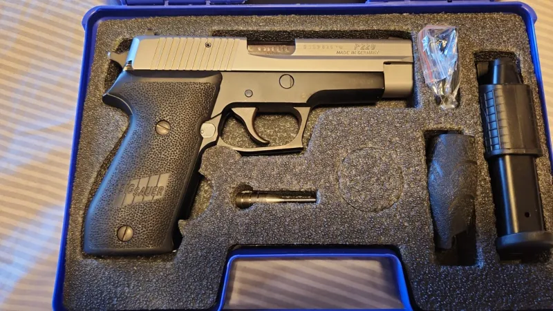 Sig Sauer P220 Acp Two Tone Çok Temi̇z Sifir Ayarinda