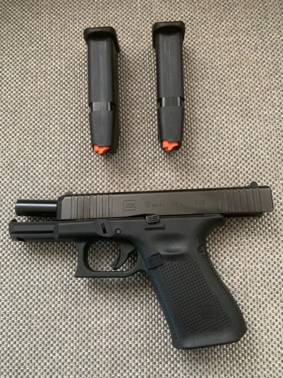 Sifir Hi̇ç Kullanilmamiş Özel Seri̇ Glock 19 Türk Seri̇ Nolu - 2
