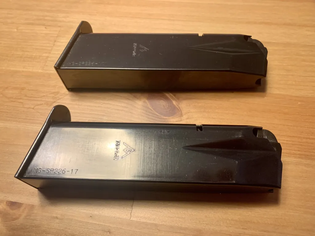 Sig Sauer P226 Silaha Ait 2 Adet Sıfır Şarjör - 1